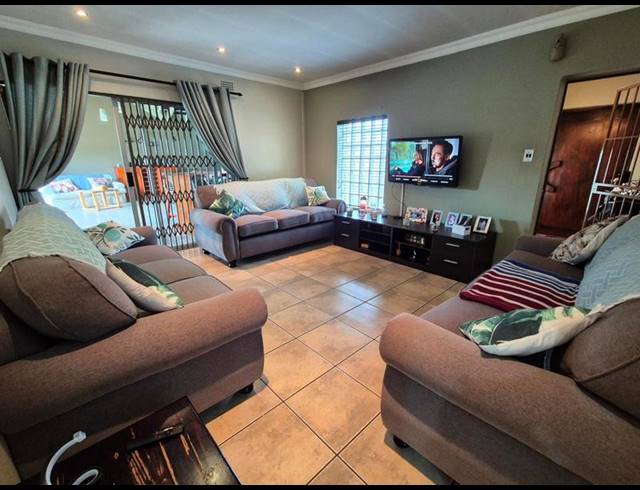 3 BEDROOM HOUSE FOR SALE IN BRACKENDOWNS